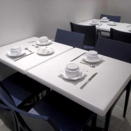 De Nemours باريس