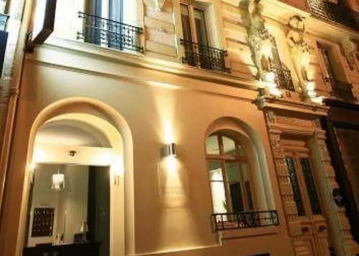 Szálloda De Nemours 2*