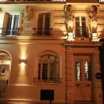 De Nemours