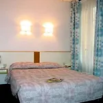 Otel De Nemours