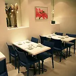 Otel De Nemours