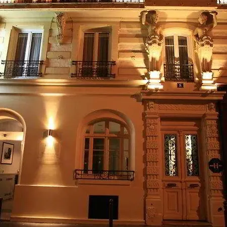 De Nemours