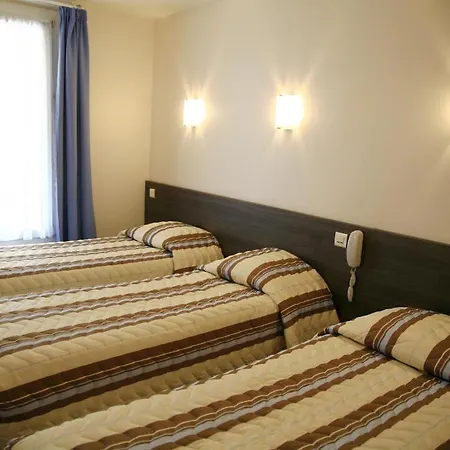 Hotel De Nemours 2*