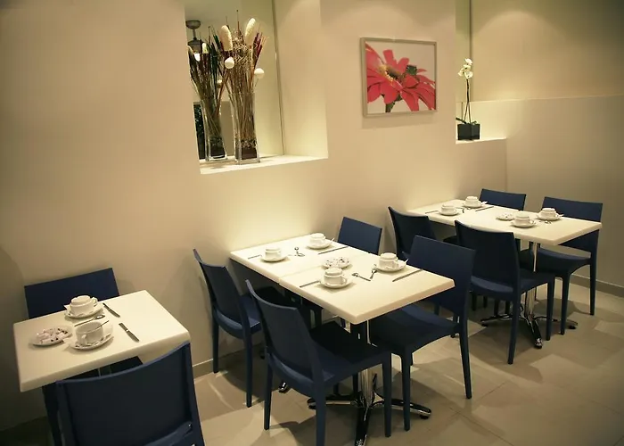 De Nemours Париж