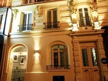 Отель De Nemours 2*